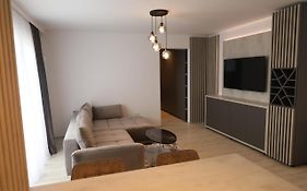 Top Studio